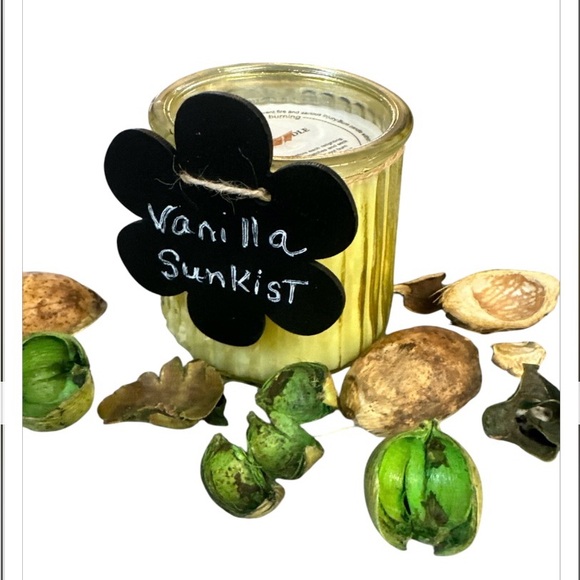 VANILLA SUNKIST, SCENT UNLEASHED LLC, LUXURY HAND POURED SCENTED CANDLES - Picture 4 of 4